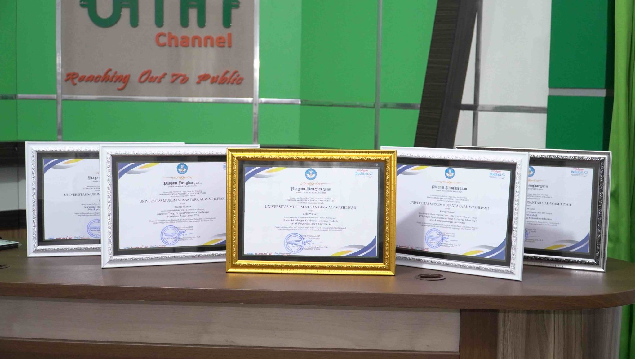 UMN Al Washliyah Raih Penghargaan Dengan Pengelolaan Kerjasama Terbaik Di Anugerah LLDIKTI Wilayah I Tahun 2025